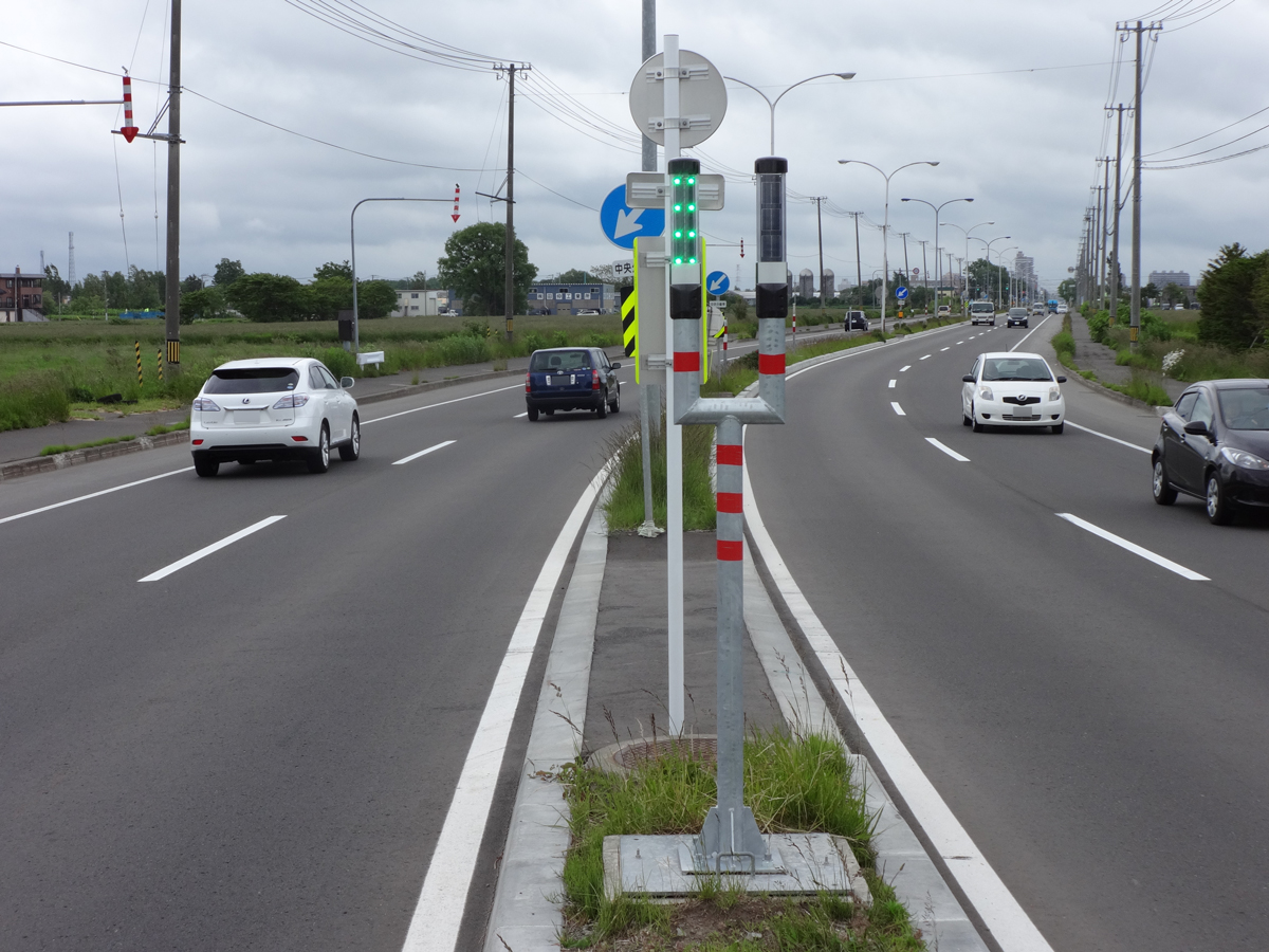 贅沢屋の 地域防犯標語表示板 車上ねらい監視中 910×200mm 反射 アルミ複合板